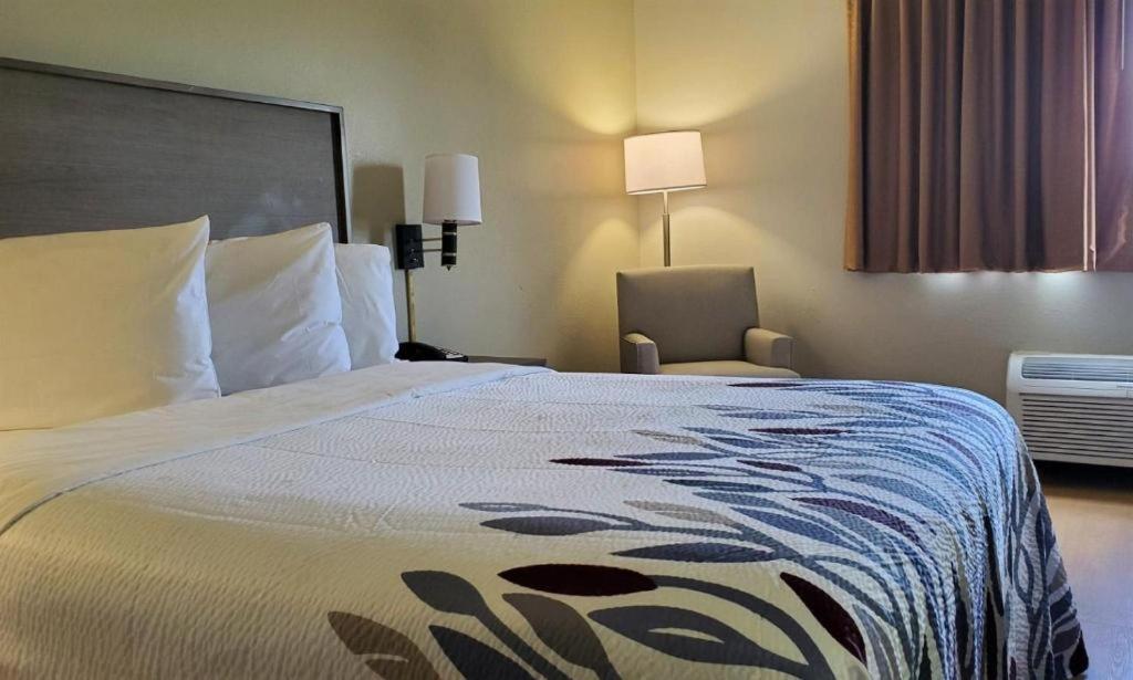 Red Roof Inn Martinsburg Dış mekan fotoğraf