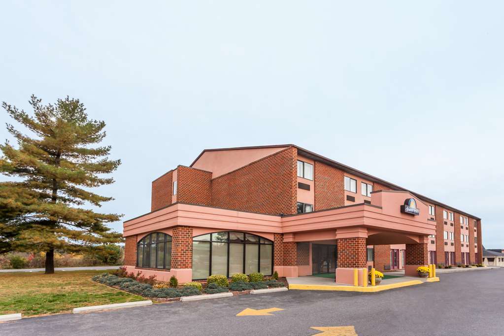 Red Roof Inn Martinsburg Dış mekan fotoğraf